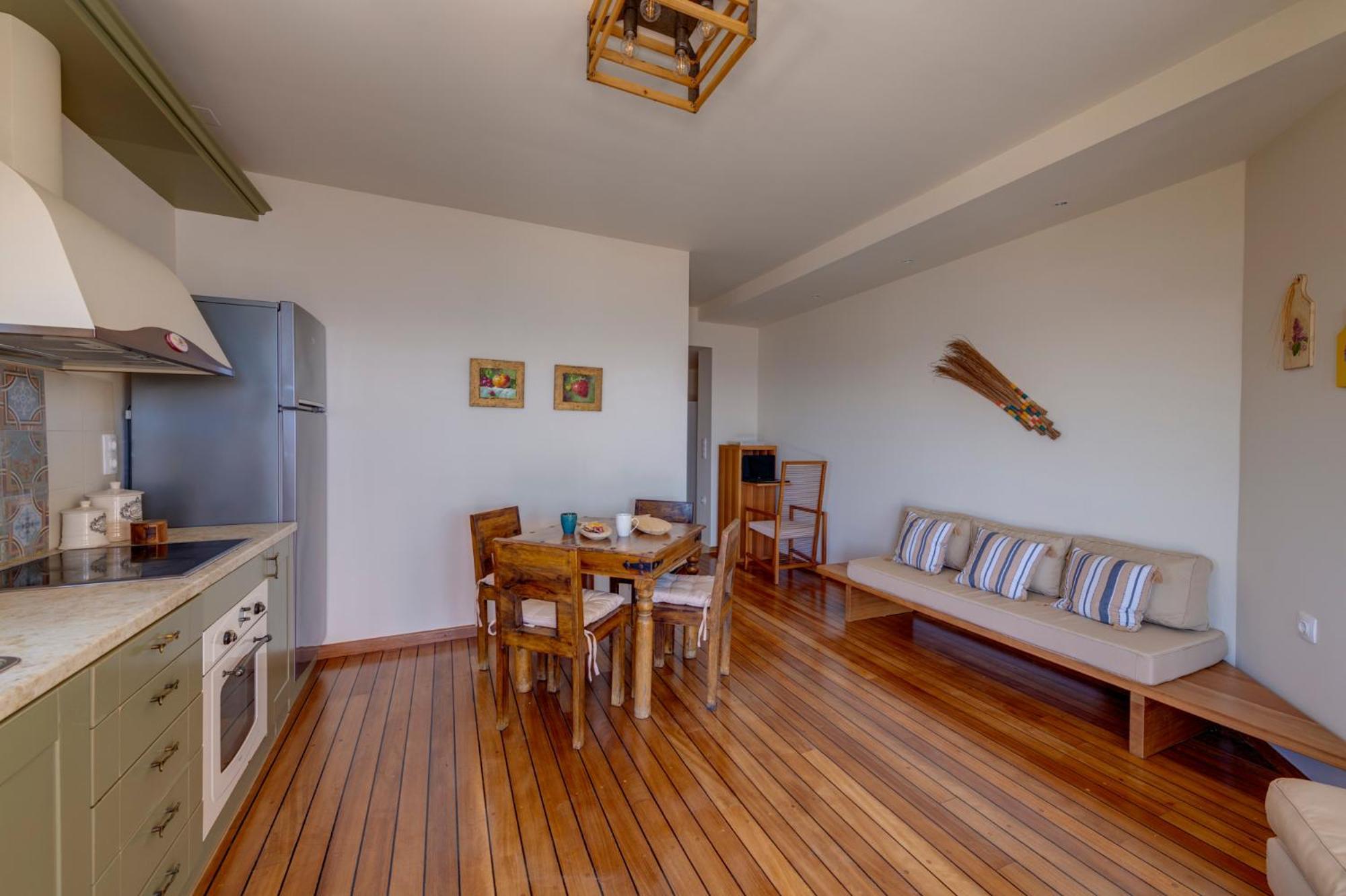 Lalari Beach Suites Vari  Ngoại thất bức ảnh