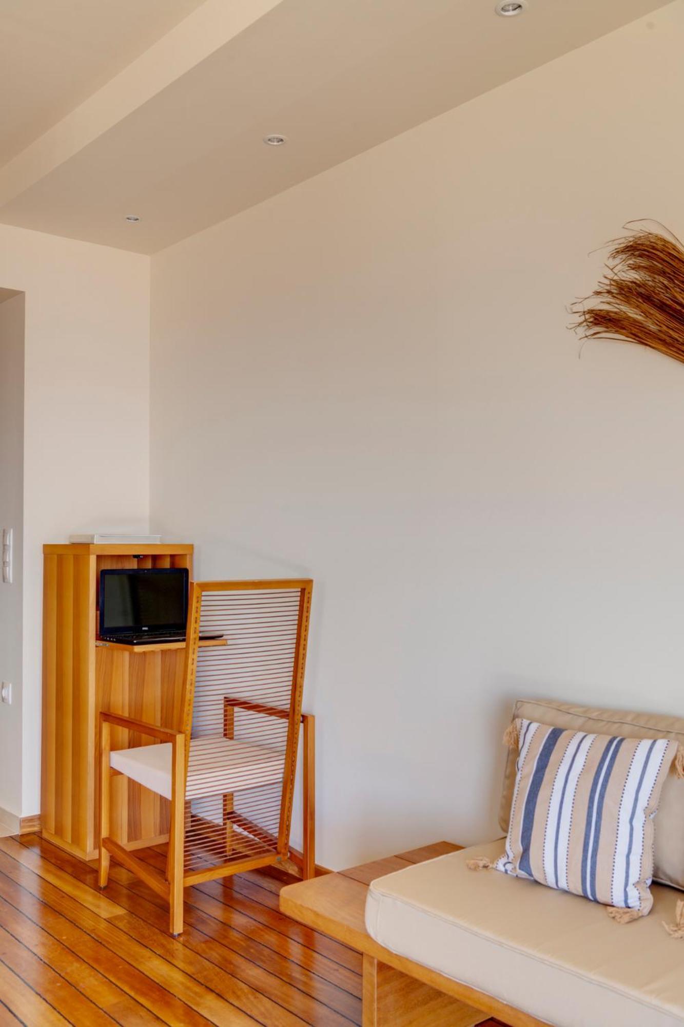 Lalari Beach Suites Vari  Ngoại thất bức ảnh