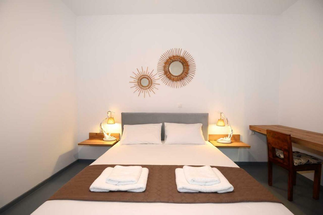Lalari Beach Suites Vari  Ngoại thất bức ảnh
