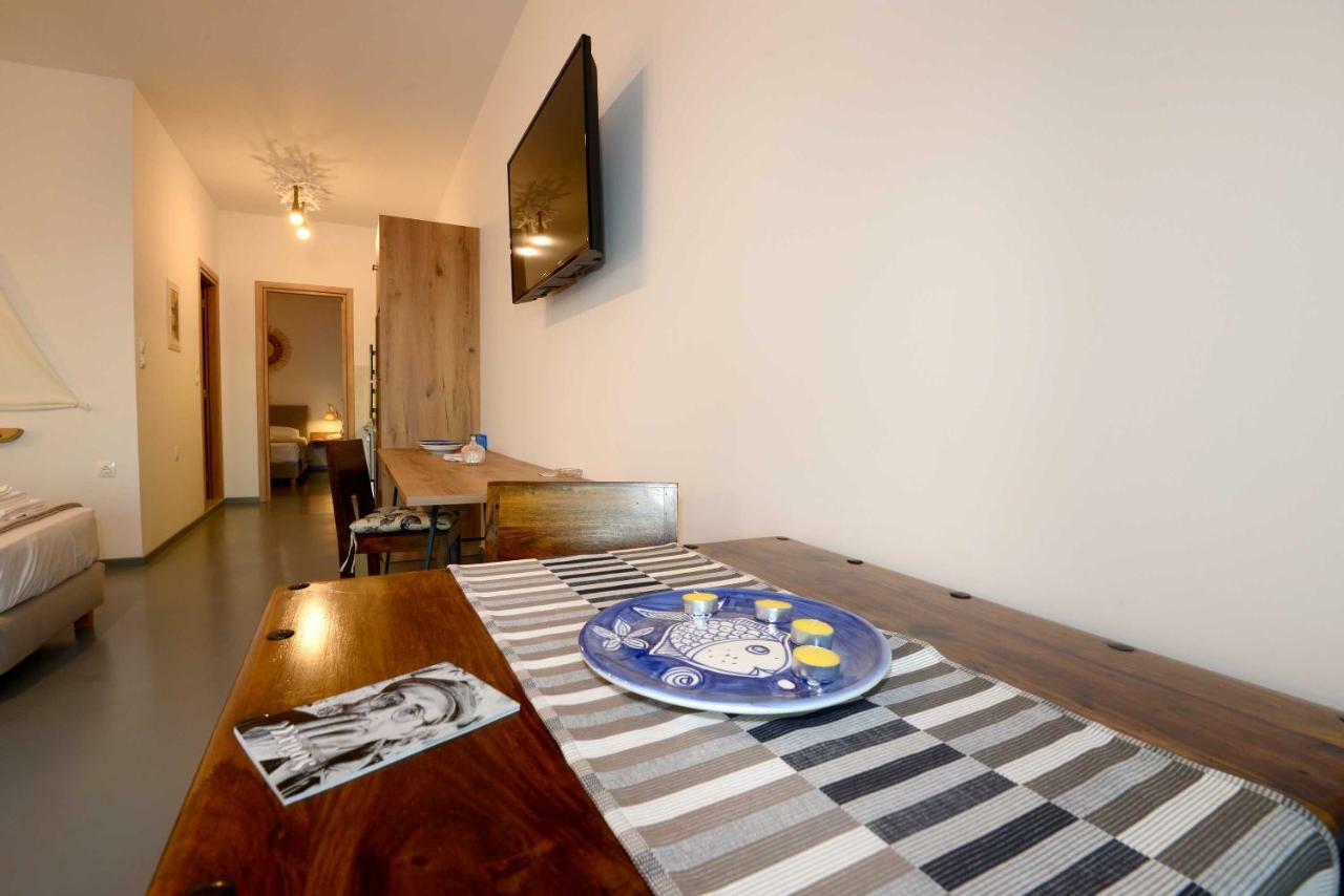 Lalari Beach Suites Vari  Ngoại thất bức ảnh