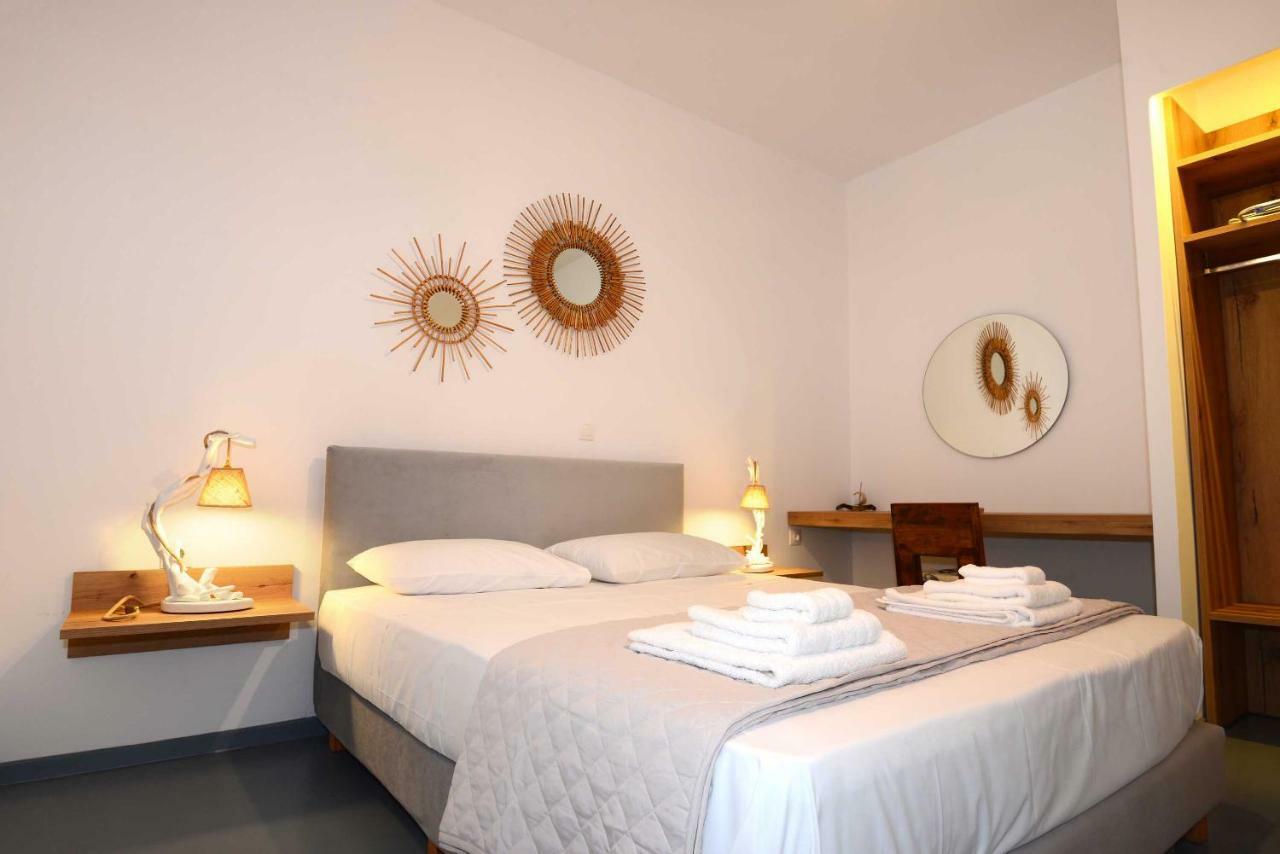 Lalari Beach Suites Vari  Ngoại thất bức ảnh